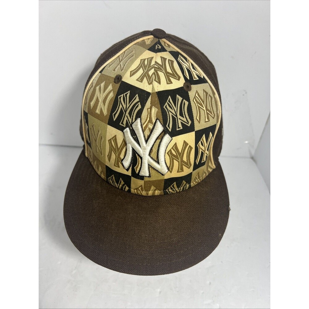 New Era 59Fifty New York Yankees All Over Print Fitted Hat Size 8 63.5 Cm Brown